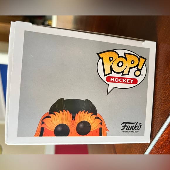 Funko POP! Hockey Mascot Gritty, Philadelphia Flyers - Picture 6 of 7